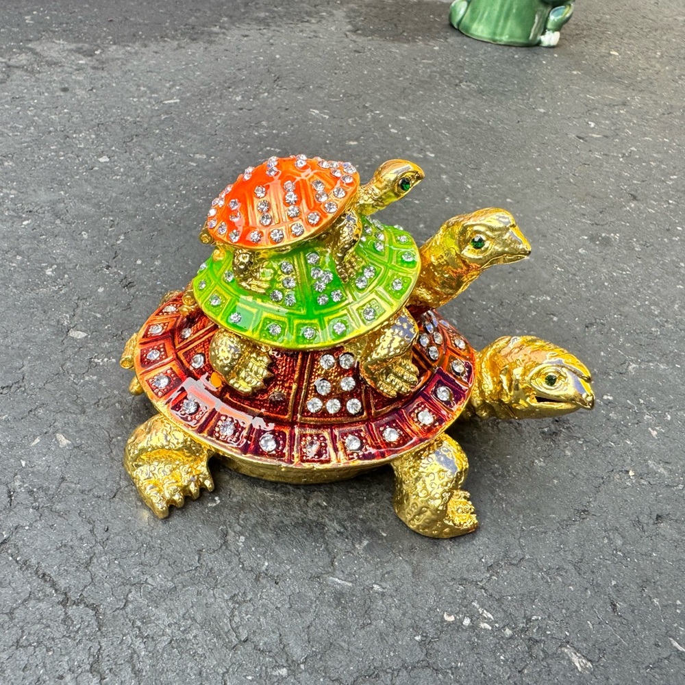 Colorful Turtle Figurine Trio new joyero new •